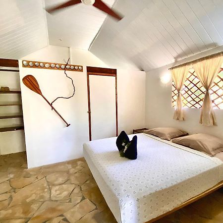 Poe Guesthouse Rangiroa Экстерьер фото