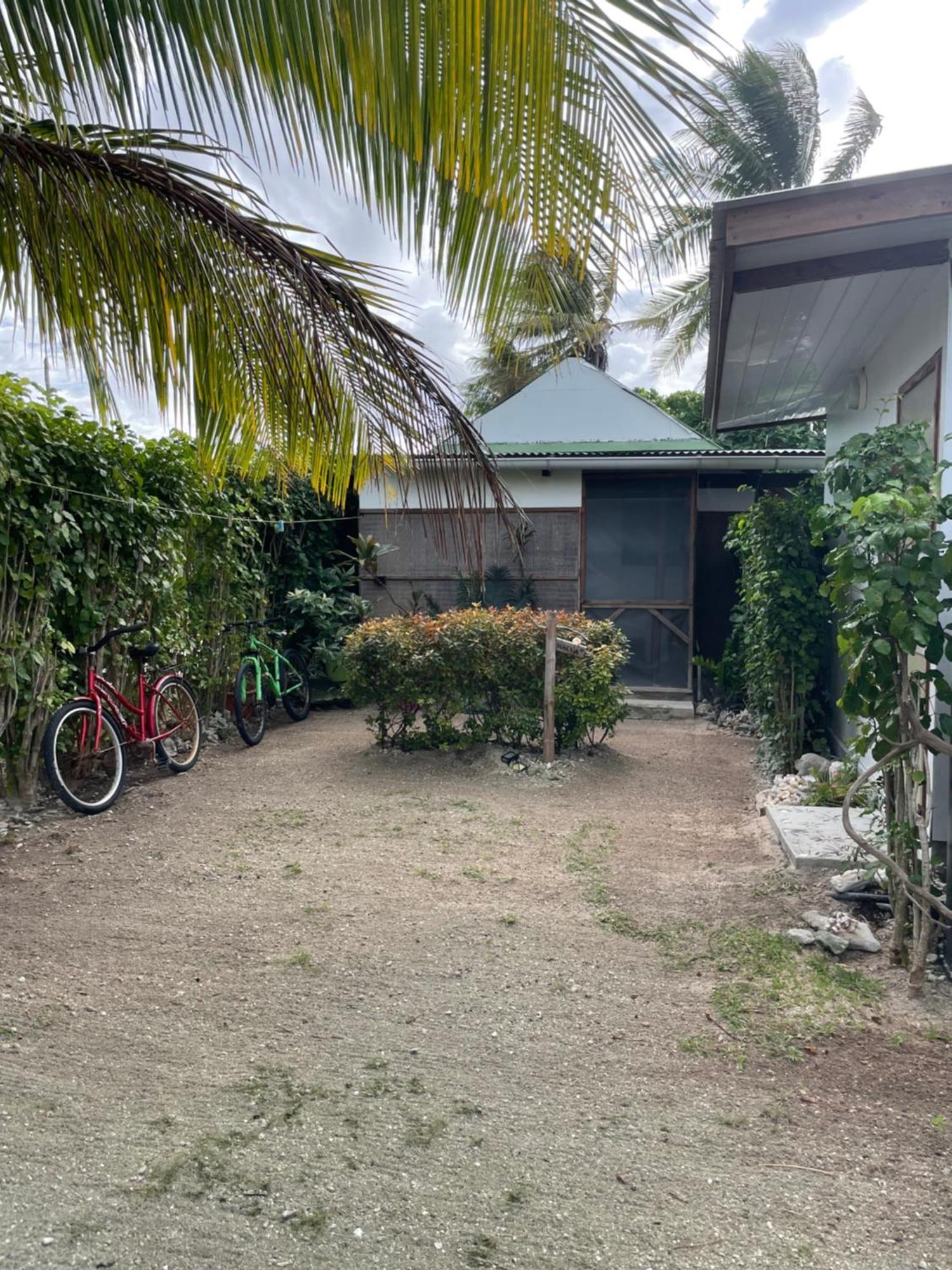 Poe Guesthouse Rangiroa Экстерьер фото